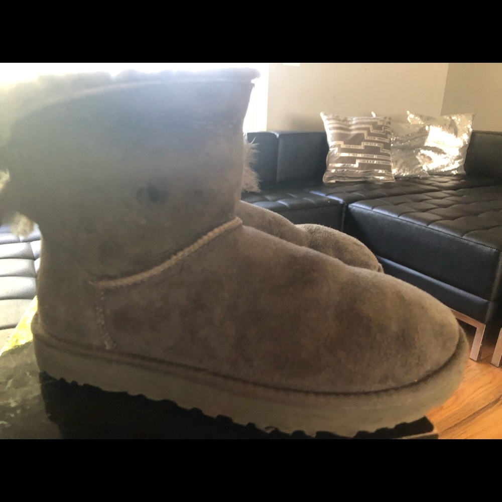Used Uggs - image 3
